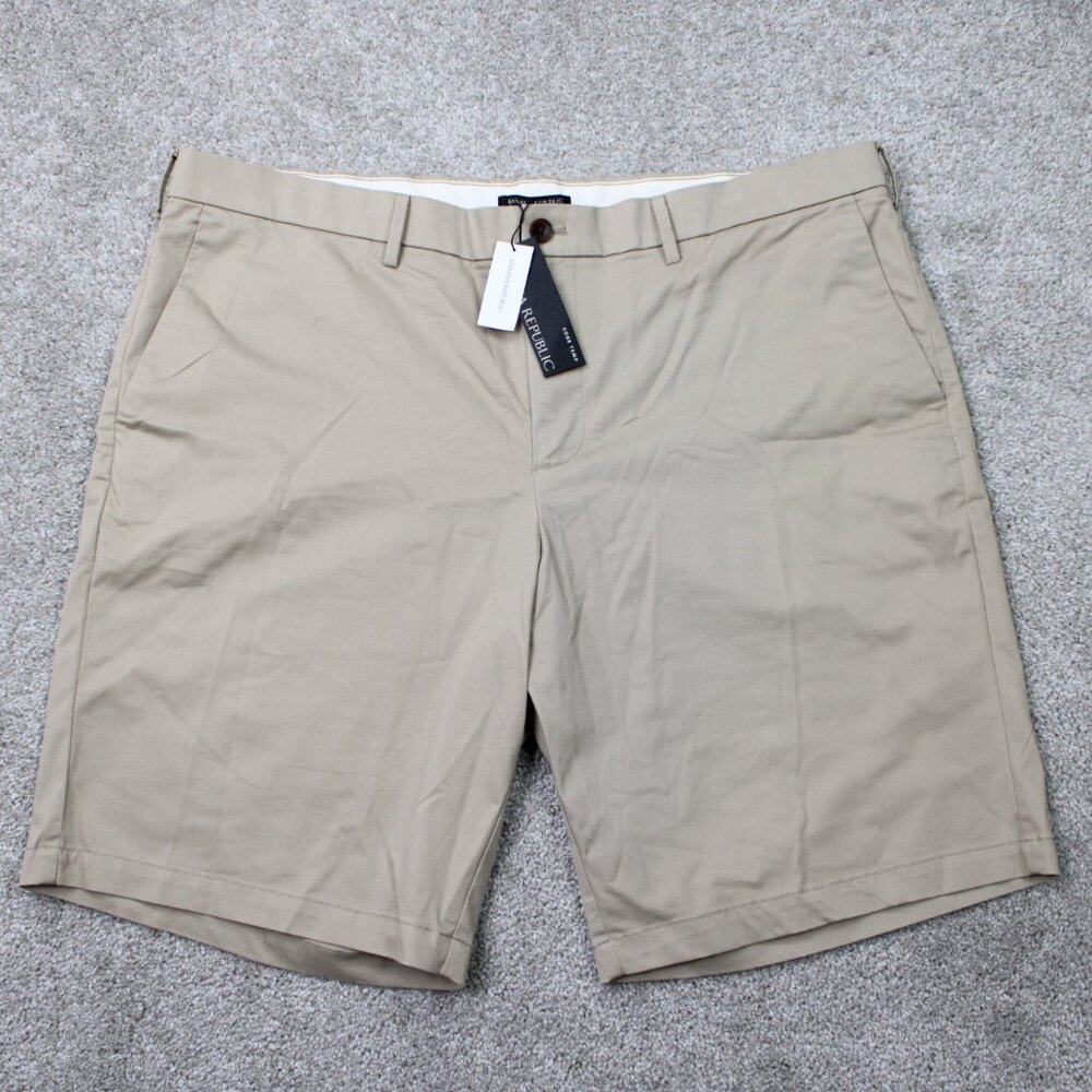 Banana Republic Chino Shorts NWT Mens 42 Beige Core Temp Stretch w/ 11" inseam‎